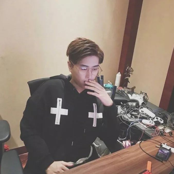 打游戏又赚钱又潮，别再拦你男友出去和其他PLMM开黑了