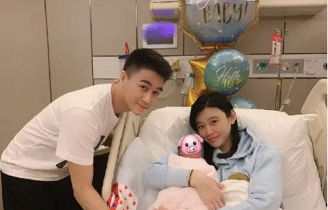 奚梦瑶产下赌王“五代长孙”!5000亿争产再起波澜,超模联姻豪门还是一大笔流量生意