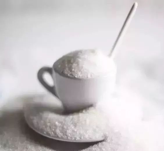 小白衣服脏了怎么洗,学会这招衣服多脏都能洗干净