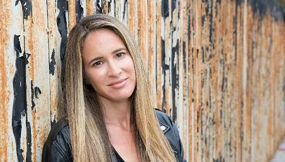 周末阅读|当推特与电邮进入小说:网络如何改变了我们的语言和社交?