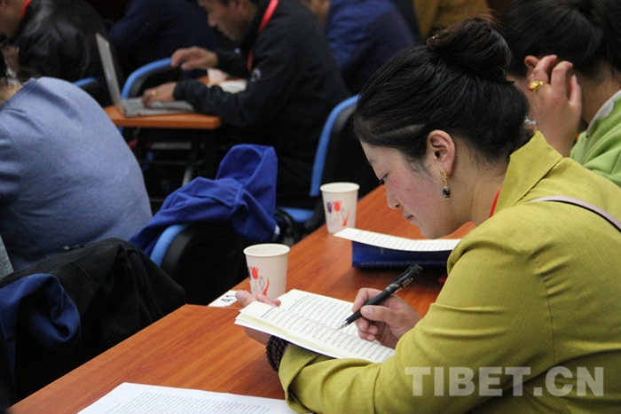 老一辈藏医如何薪火相传?这个持续10年的研修班给出了答案