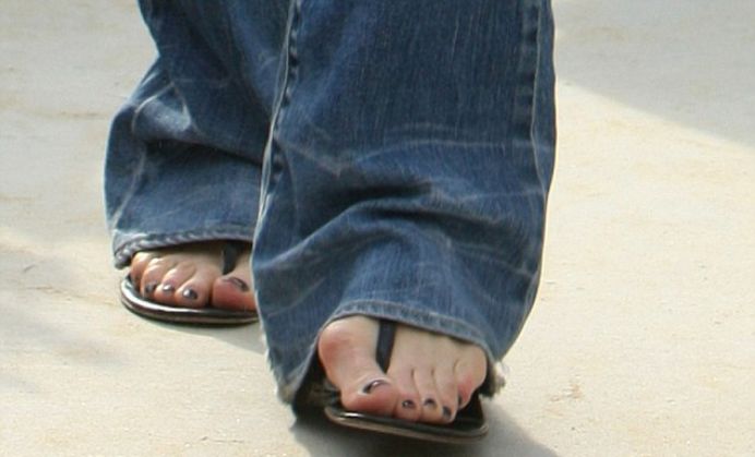 足部护理保湿防干裂去死皮,干燥足部保湿霜