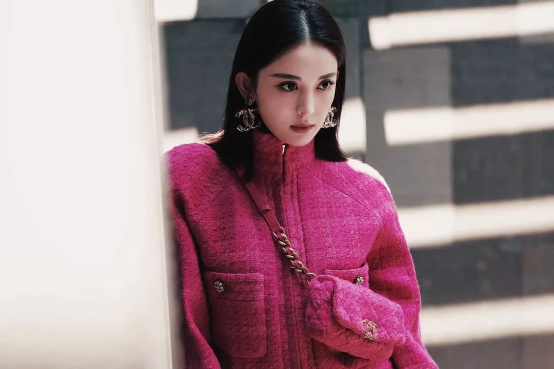 fashion风格穿搭,今年最时髦的4件小香风穿搭