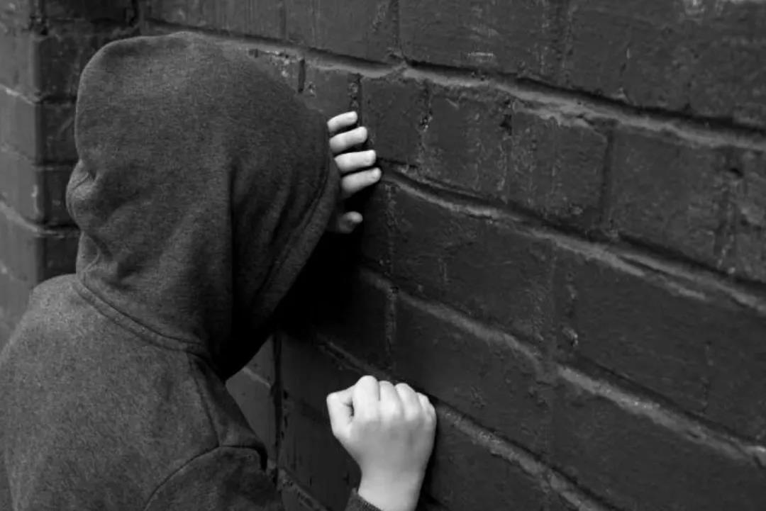 长安剑：什么样的错爱，能把孩子养成“废物”？