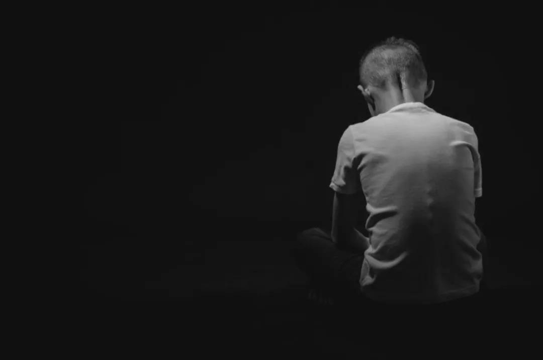 长安剑：什么样的错爱，能把孩子养成“废物”？