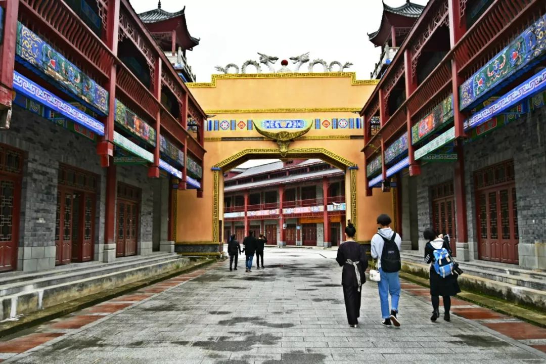 探秘湖光岩发现水怪之谜下集,中国三都水族