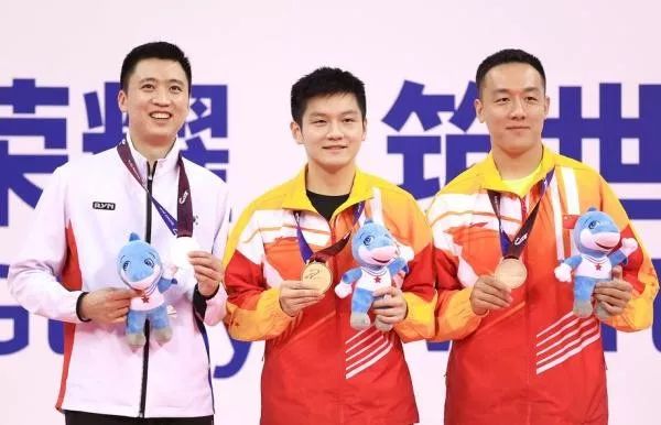 河南孕妇自然受孕生下四胞胎,河南一孕妇意外产子