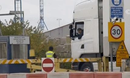 河南孕妇自然受孕生下四胞胎,河南一孕妇意外产子