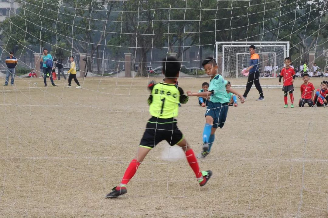 鎭掑ぇ瓒虫牎浼樼瀛︾敓,鎭掑ぇ瓒虫牎琚綍鍙栫殑瀛︾敓