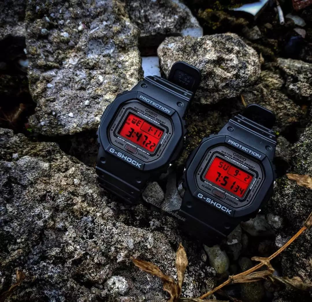 坐拥数千球鞋,满屋潮流玩具!他可能才是国内最潮的明星