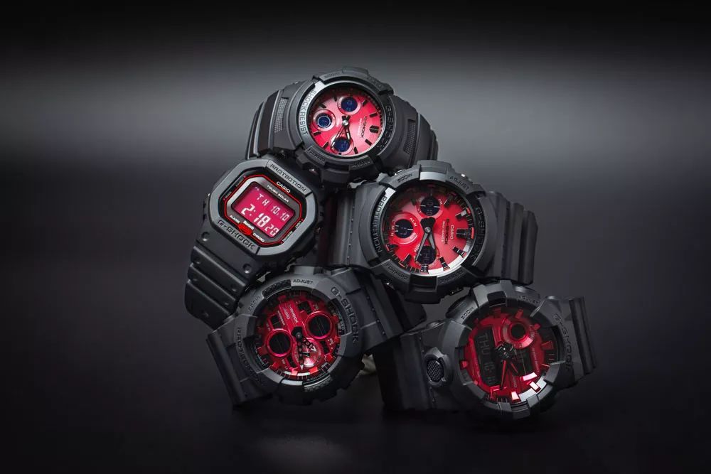 坐拥数千球鞋,满屋潮流玩具!他可能才是国内最潮的明星