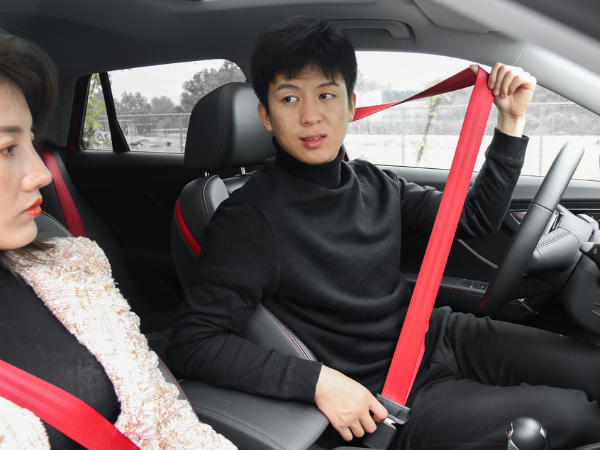 买q2l还是gla,q2和奔驰gla买哪款车好