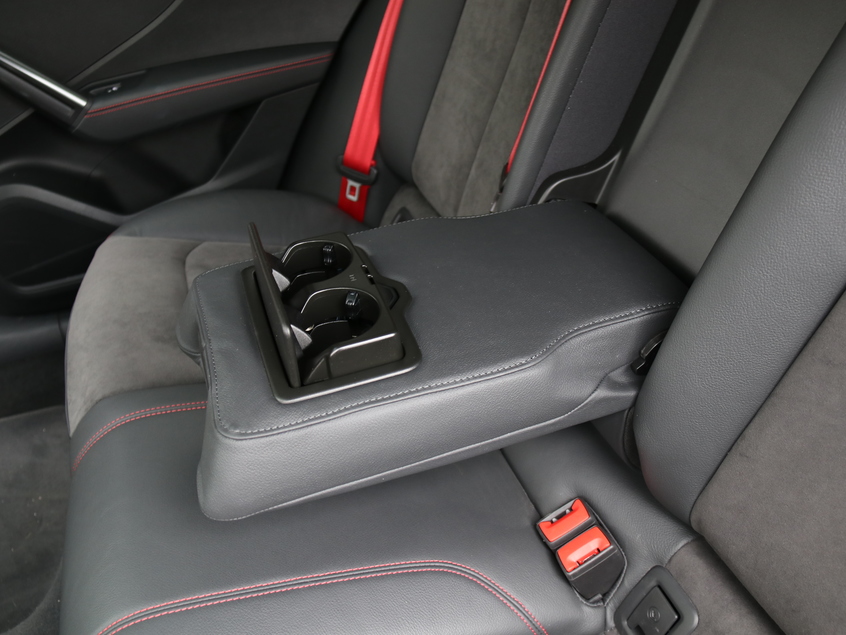 买q2l还是gla,q2和奔驰gla买哪款车好