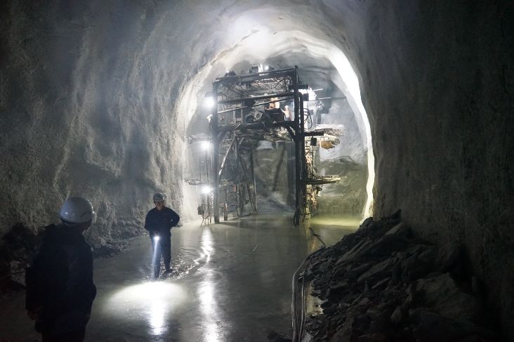 石头像子弹一样射出又像什么,石头像子弹一样又像流星一样