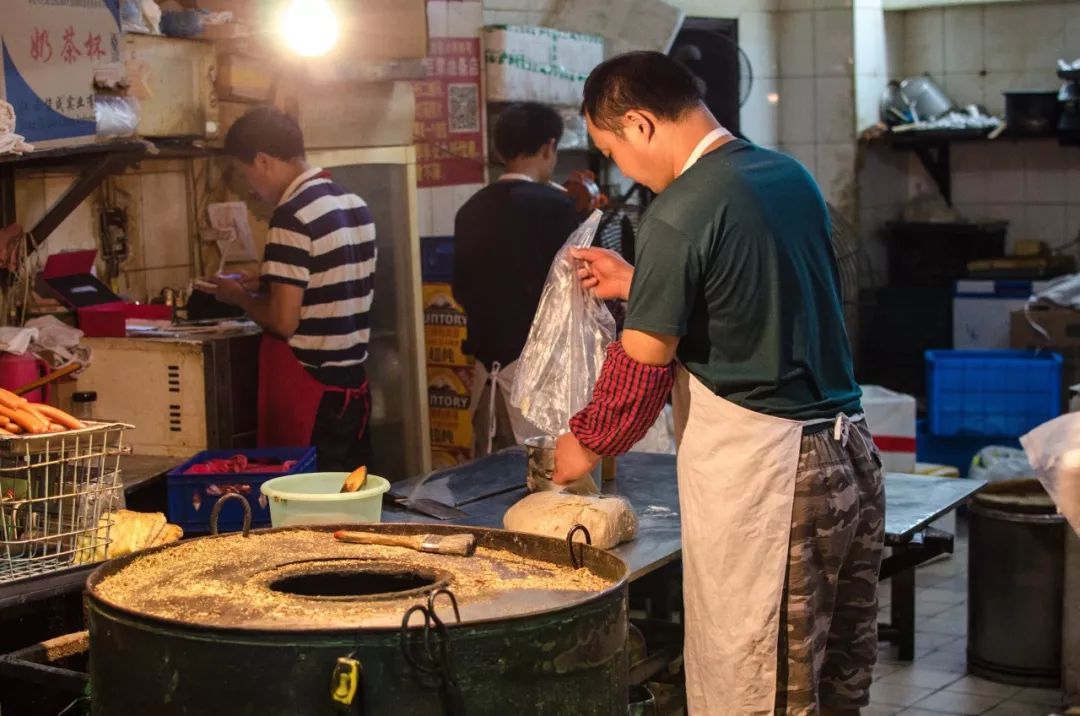魔都值得一去的地方,感受一下魔都繁华的夜景点