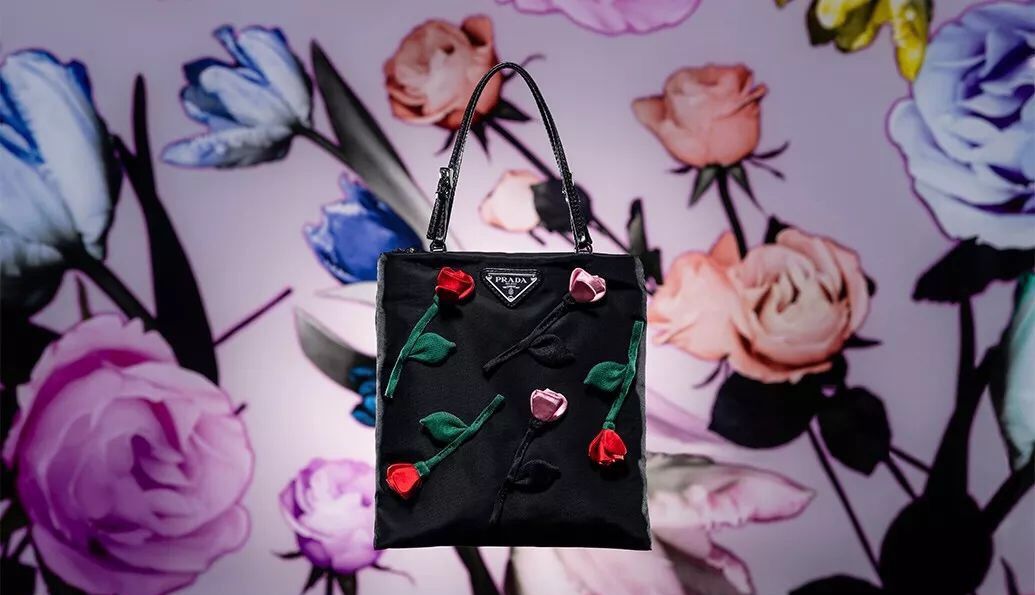 早报|开云不太可能与LVMH“抢”Tiffany；深圳破获3.2亿特大奢侈品*私走**案，以及海澜之家、雅戈尔、维格娜丝等财报