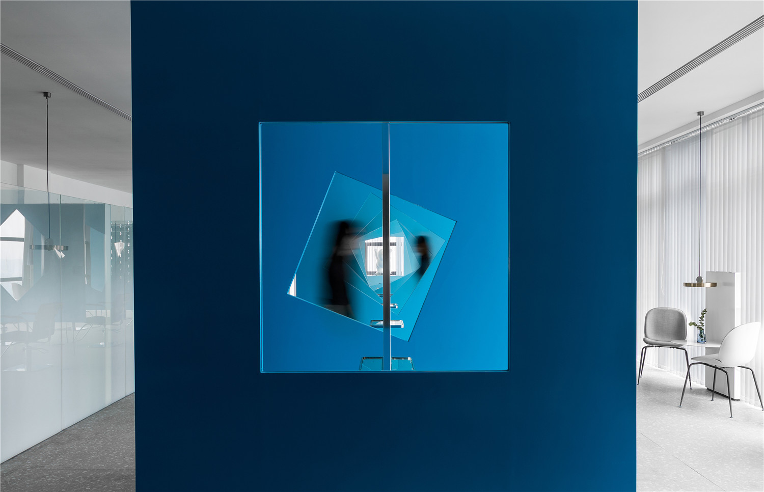 momo閫犲瀷缇庡彂浼氭墍,鐗╀笂绌洪棿