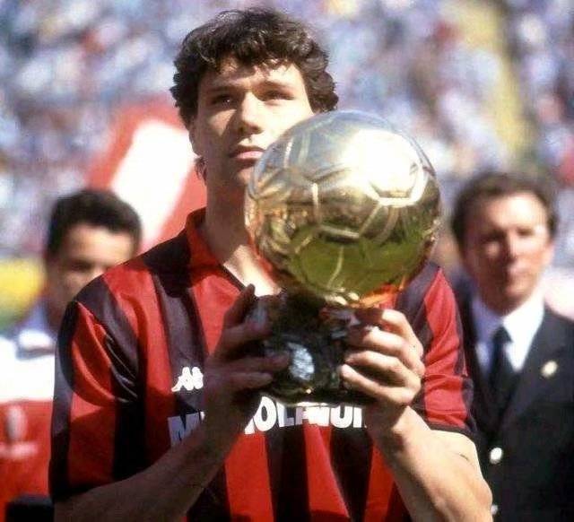 致范-巴斯滕：郁金香的魂，圣西罗的梦，翱翔绿茵的“天鹅王子”