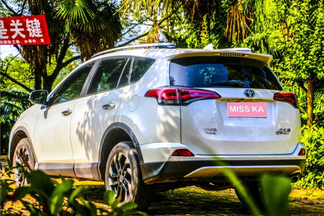 荣放rav42016款油耗,荣放rav42018油耗