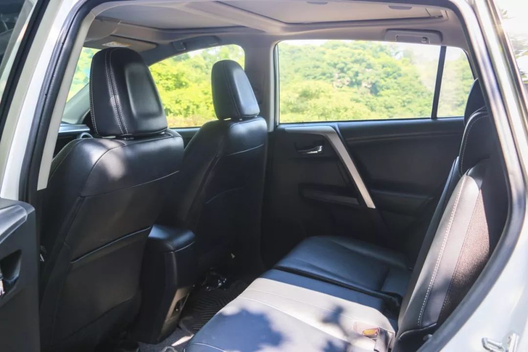 荣放rav42016款油耗,荣放rav42018油耗