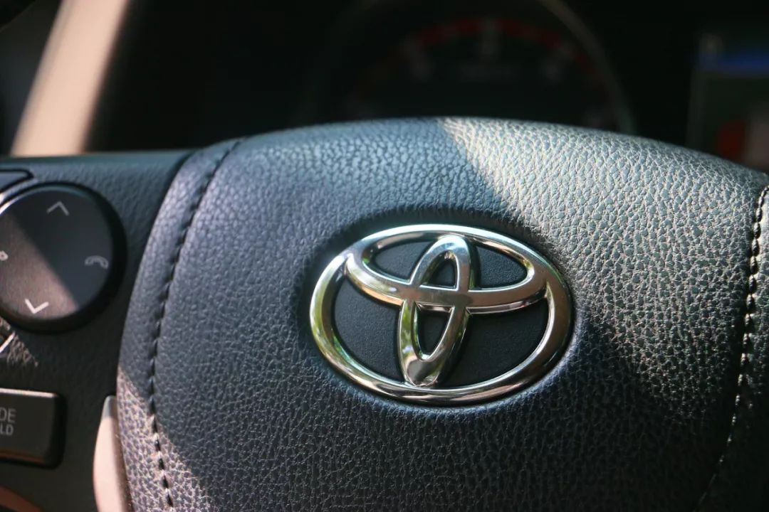 荣放rav42016款油耗,荣放rav42018油耗