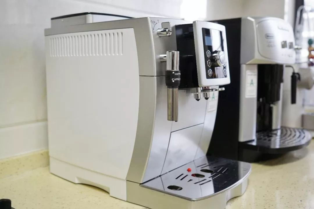 什么牌子的入门意式咖啡机好,德龙一键意式咖啡机推荐