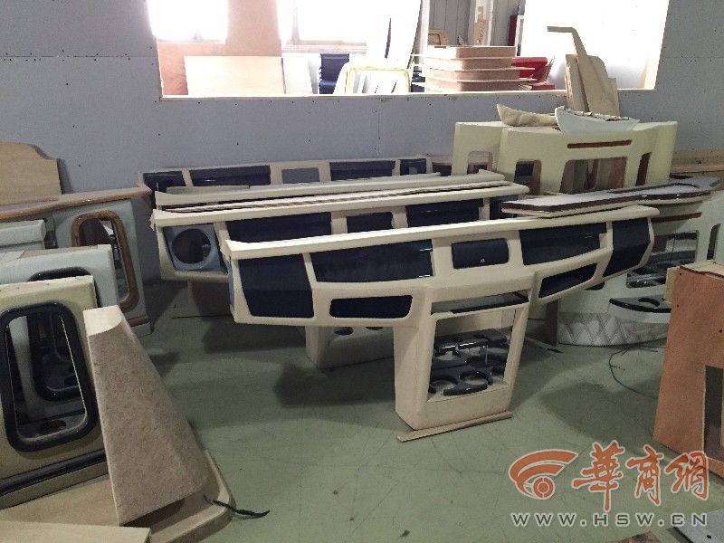 男子花了十几万买了一辆车,男子花了14万买奔驰