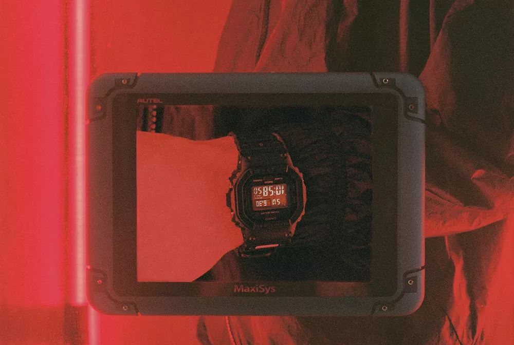 念想了十几年的“血屏”,如今要让你听个科幻故事