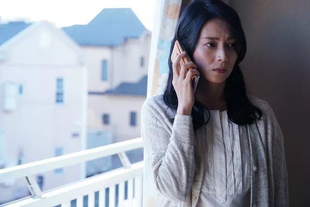 “除夕夜前,她生下一名死婴”:如果人生太难,就去妇产科看看