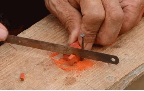 真·鲁班再世！61岁中国大爷造出2500年前鲁班凳，惊艳1000万外国网友：这还是我认识的中国功夫吗？