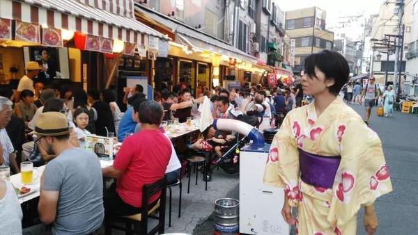 电商冲击下实体商家如何自救,电商严重冲击实体