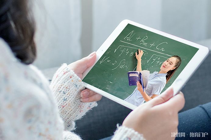 周报|13岁少年杀人判无罪;浙江小学生戴头环监控走神;韦博旗下开心豆少儿英语停业