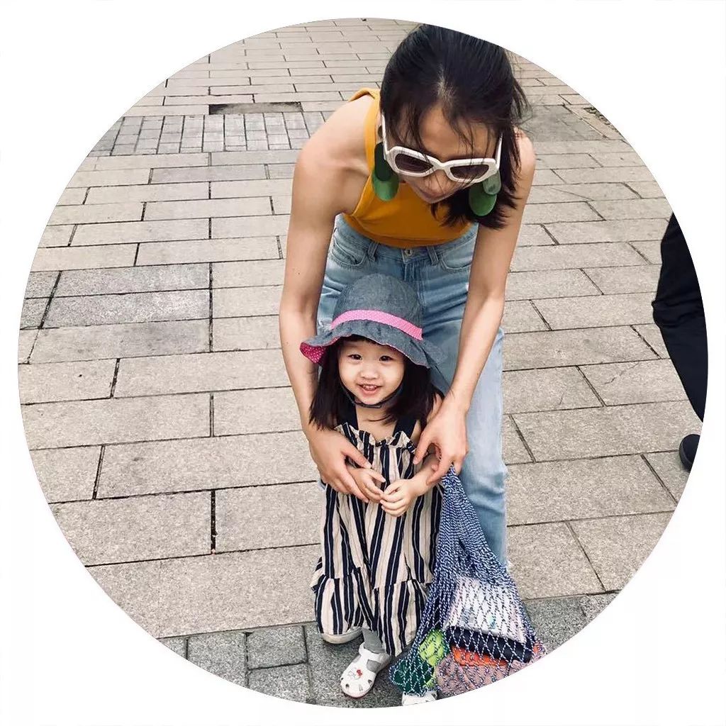 表面光鲜亮丽的时装编辑们,背地里竟然都在买这些?