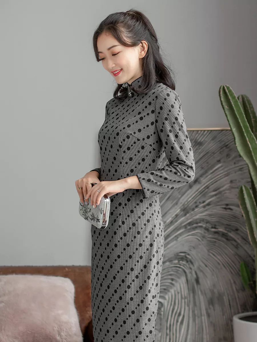 穿上旗袍的女人真好看,穿着旗袍的女人有韵味