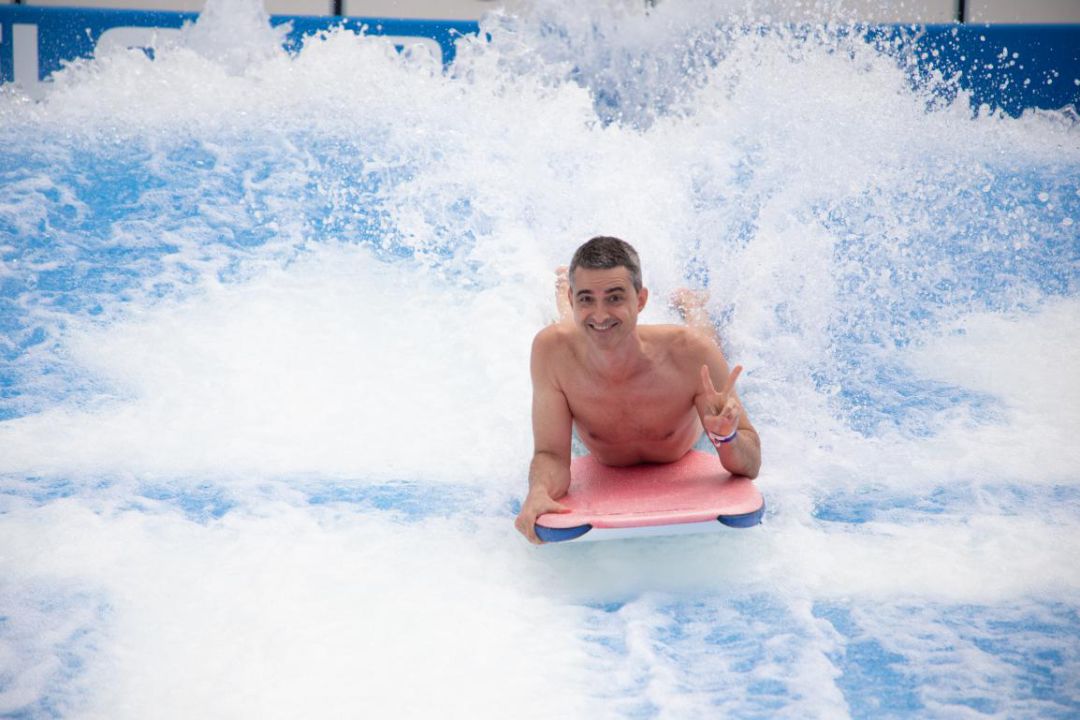 在生活中每个人都在负重前行,在生活中砥砺前行