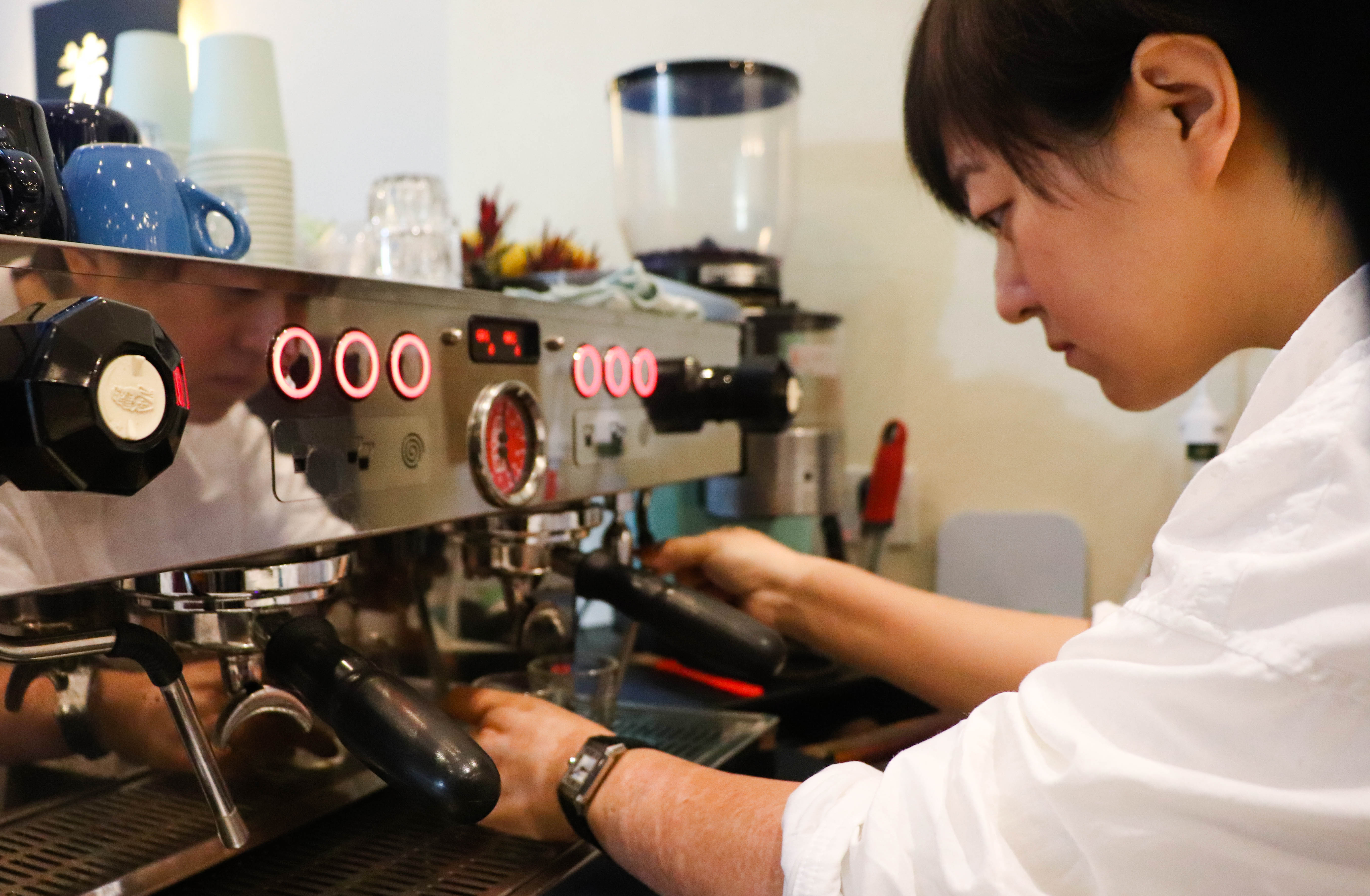 芳野cafe主理人,芳野咖啡店