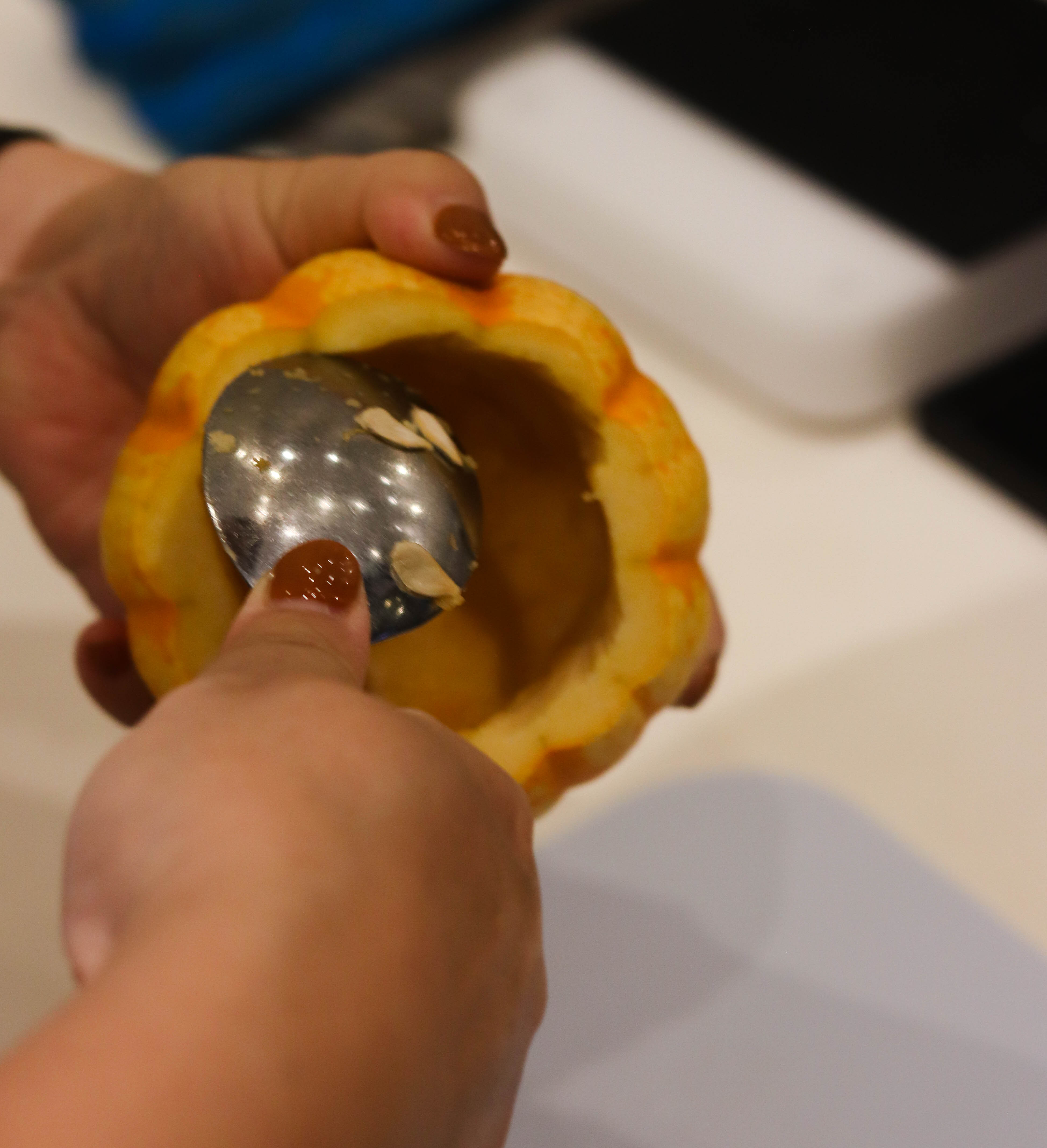 芳野cafe主理人,芳野咖啡店