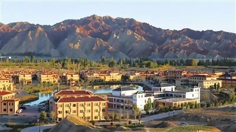 七彩丹霞门票深度游有免票么,七彩丹霞旅游年卡景点