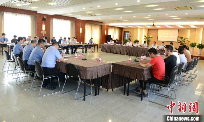 犯罪团伙冒充女性诈骗,冒充年轻女性诈骗案例