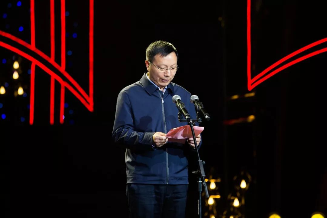 今天,这所学校的生日会惊艳全场