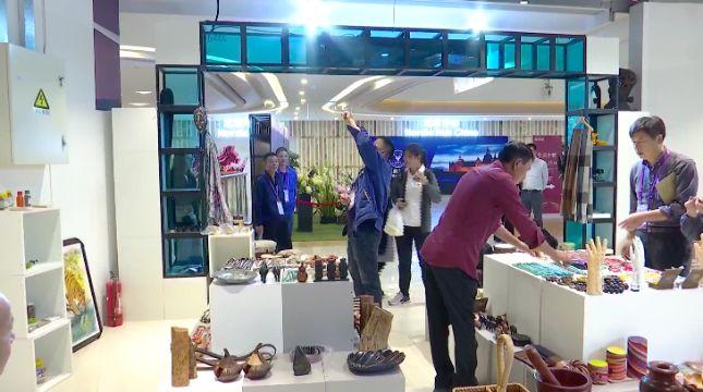 还在苦等“人肉”代购？下单1分钟，进口商品带回家→