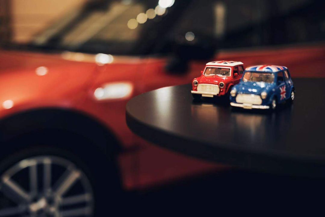 创新复古变装独一无二,时尚单品mini