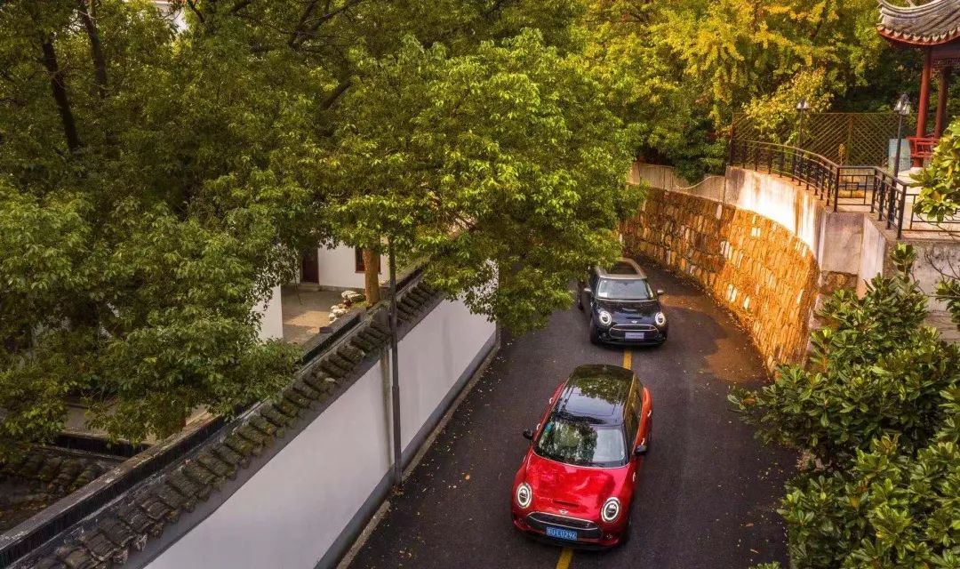 创新复古变装独一无二,时尚单品mini