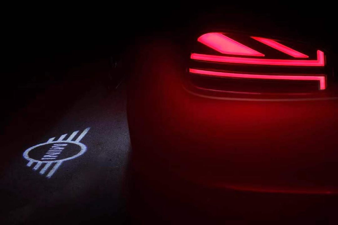 创新复古变装独一无二,时尚单品mini