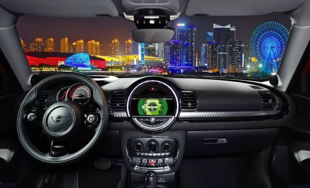 创新复古变装独一无二,时尚单品mini