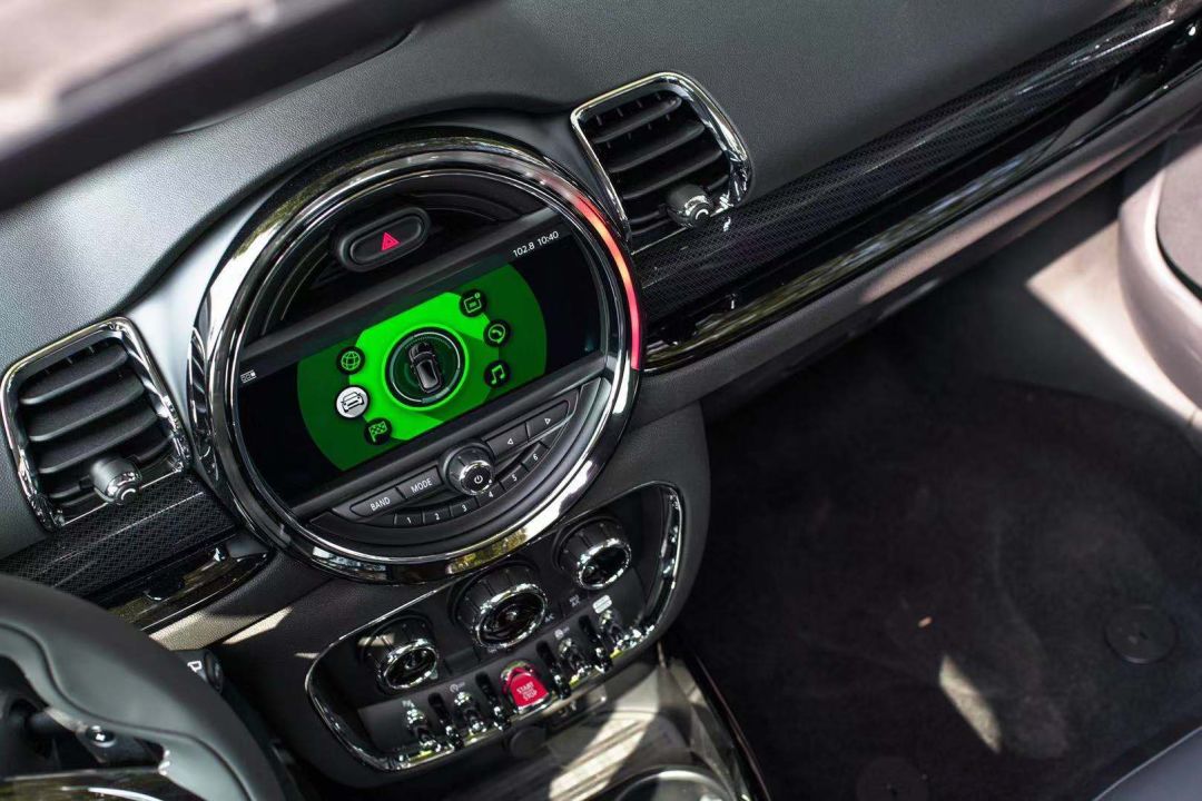 创新复古变装独一无二,时尚单品mini