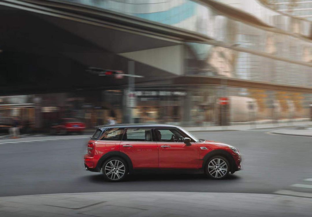 创新复古变装独一无二,时尚单品mini