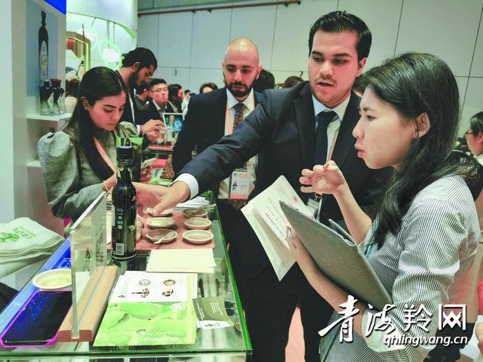 进博馆里，吃遍全球