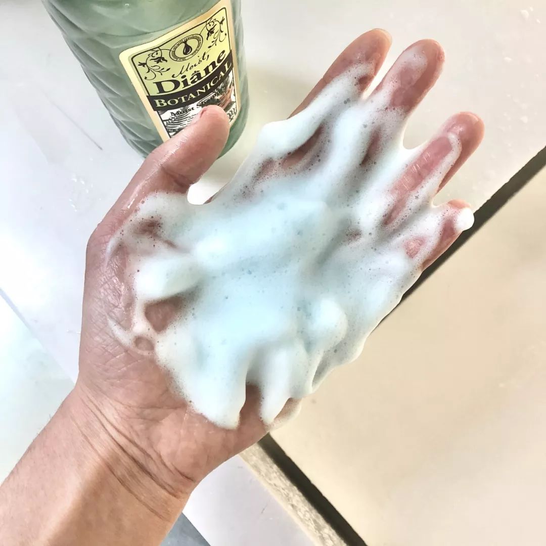 谁说女明星都能当美妆博主,女明星中谁可以抢美妆博主工作呢