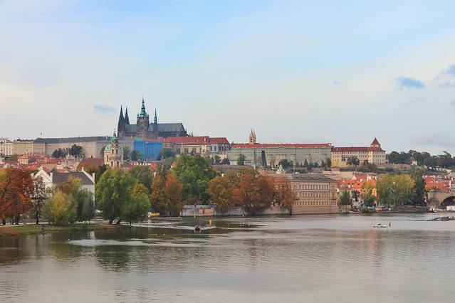 一个人旅行遇见最美的天堂,借一场旅行遇见最美的风景